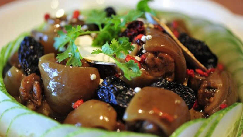 Đuôi lợn hầm thuốc Bắc là món ăn bài thuốc