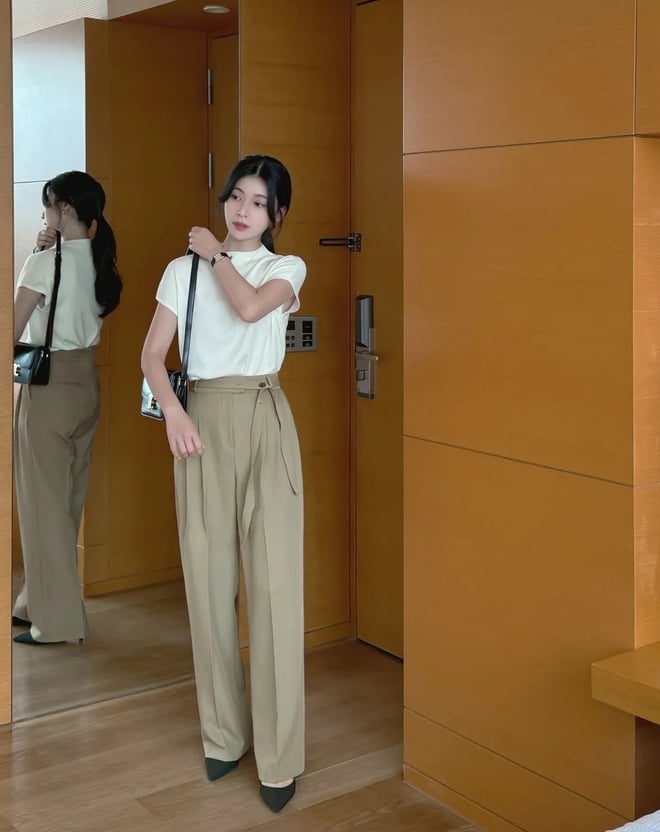 Khi thời tiết chuyển sang thu đông, áo len tăm trở thành món đồ được yêu thích nhờ khả năng giữ ấm và độ co giãn thoải mái