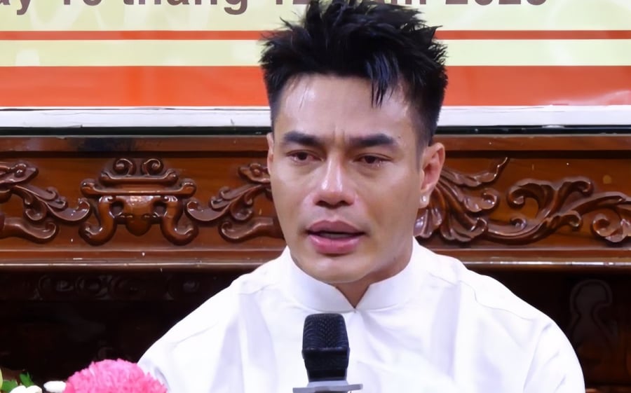 Chia sẻ của anh vừa trấn an người hâm mộ, vừa khẳng định đây chỉ là sản phẩm cắt ghép sai sự thật.