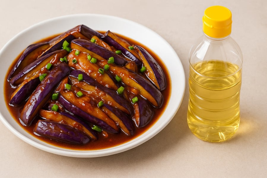 Cà tím xào – món ngon “ngốn” dầu mỡ nếu chế biến không đúng cách.