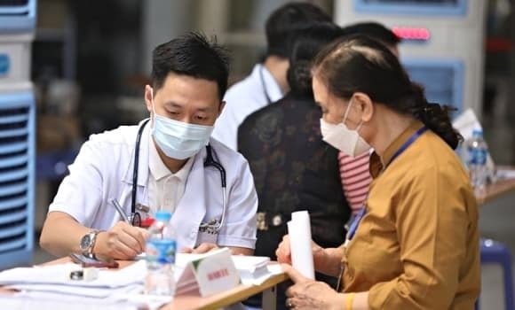 Đại diện Bảo hiểm xã hội TP.HCM giải thích rằng người bệnh cần phân biệt giữa viện phí và chi phí khám chữa bệnh trong phạm vi BHYT. 