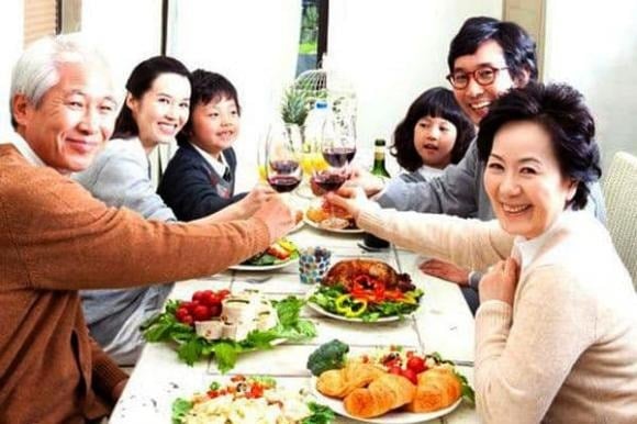 Trong nhịp sống hiện đại, khi con người ngày càng coi trọng không gian riêng tư và sự độc lập, câu chuyện có nên để họ hàng xa về sống chung trở thành vấn đề đáng suy ngẫm. 