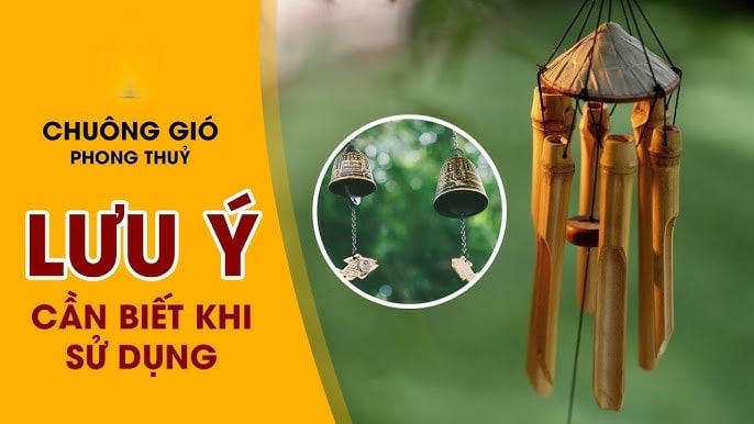 Chuông gió thường được treo trước cửa nhà để thu hút sinh khí, xua đuổi tà khí và mang đến sự an lành. 