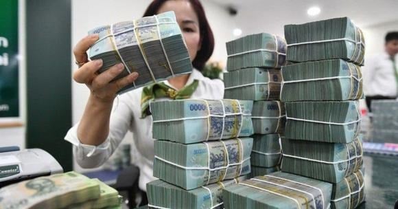 Người lao động làm việc theo sản phẩm, khoán trong lĩnh vực nông – lâm – ngư nghiệp hoặc diêm nghiệp được phép đóng BHTN định kỳ theo tháng, 3 tháng hoặc 6 tháng/lần, chậm nhất vào ngày cuối cùng của tháng liền kề sau kỳ hạn.    