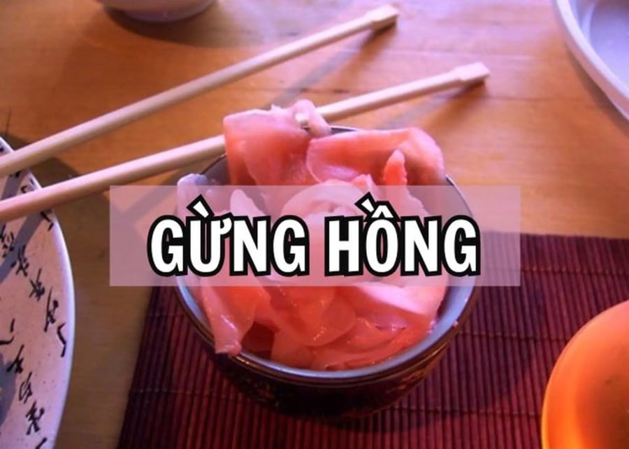 Cách Làm Gừng Muối Hồng Kiểu Nhật Thơm Ngon, Nguyên Liệu Sẵn Có Để Làm Gừng Muối, Đầu Tiên Các Bà Nội Trợ Cần Chuẩn Bị 300Gr Củ Gừng Non, 100Gr Đường, 10Gr Muối, 70Ml Giấm Gạo Nhật Bản (Nếu Không Có Có Thể Thay Bằng Giấm Gạo Bình Thường), 2 Miếng Tảo Bẹ Khô (Kích Thước Khoảng 4 X 5Cm). Kế Đến, Dùng Thìa Cạo Sạch Vỏ Gừng, Rửa Với Nước Và Để Ráo.