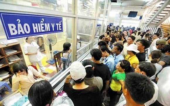 Cụ thể, cơ quan bảo hiểm xã hội sẽ thu hồi thẻ BHYT nếu phát hiện người được cấp thẻ khai sai thông tin, khai gian về đối tượng tham gia, mức hưởng, hoặc sử dụng thủ đoạn gian lận để được cấp thẻ.