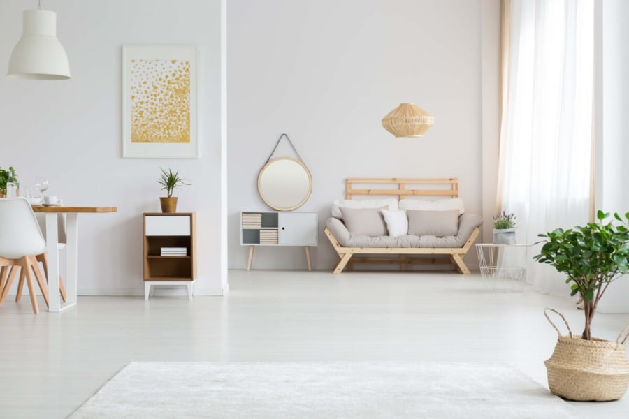 Hãy đi 1 vòng quanh nhà và chỉ để lại các đồ trang trí đẹp nhất và sở hữu ý nghĩa nhất với bạn. (Ảnh minh họa)
