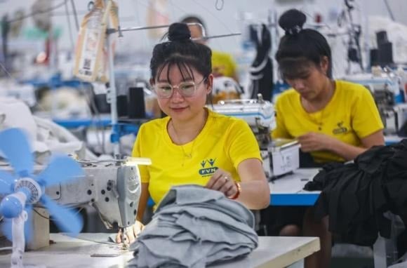 Hiện Bộ Tư pháp đang thẩm định dự thảo Nghị định về mức lương tối thiểu đối với người lao động làm việc theo hợp đồng lao động, dự kiến áp dụng từ ngày 1/1/2026. 