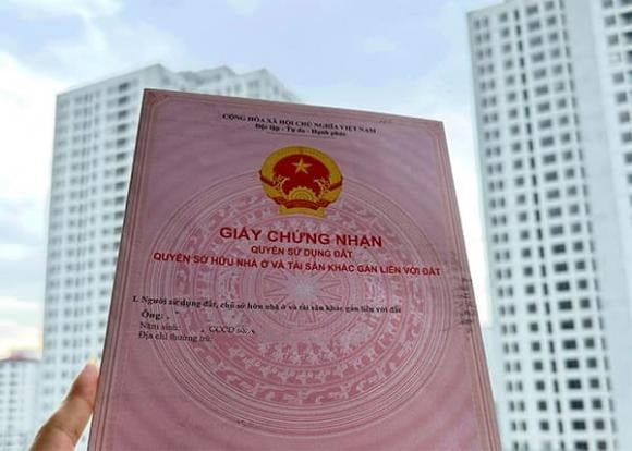 Vị trí thửa đất trên sổ đỏ không chính xác so với thực tế sử dụng đất tại thời điểm cấp sổ.    