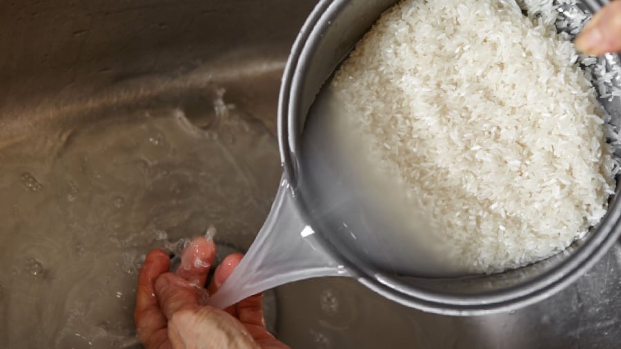 Không nên vo gạo quá nhiều lần.