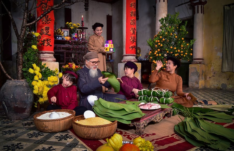 Đồng thời, cơ quan chức năng kêu gọi người dân khi phát hiện hành vi tung tin sai sự thật, giả mạo cơ quan nhà nước hoặc có dấu hiệu lừa đảo, cần nhanh chóng báo cho Công an địa phương để được tiếp nhận và xử lý kịp thời.