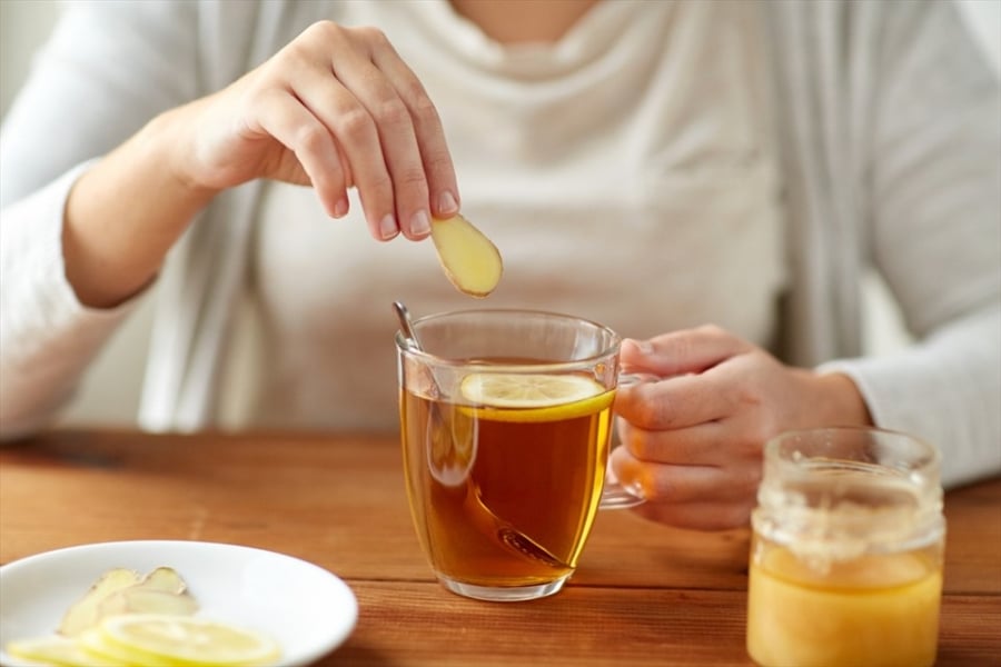 Pha cốc nước gừng theo cách này: Mất ngủ lâu năm uống vào khác hẳn