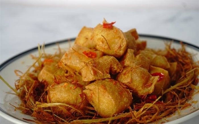 Món đậu phụ rang muối sả hoàn thành