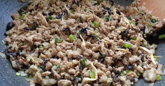 Xào nhân bánh cuốn