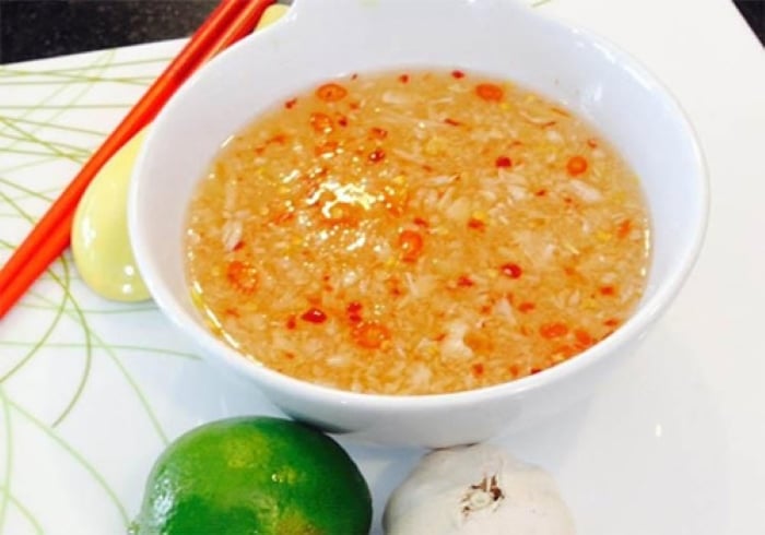 Pha nước chấm bánh cuốn