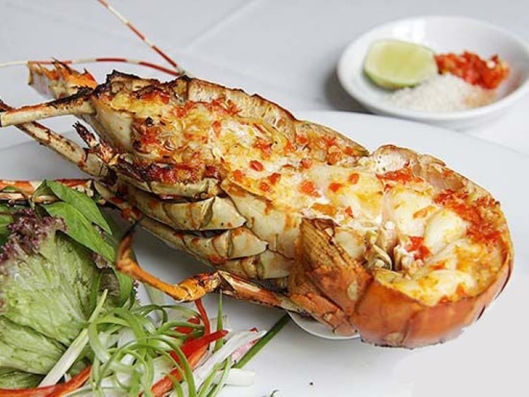 Tôm hùm nướng bơ tỏi