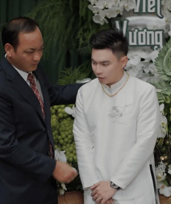 chong-hoa-hau-do-thi-ha-lo-thai-do-that-voi-bo-vo-nang-hau-lan-dau-len-tieng-ve-dam-cuoi-1-ngoisaovn-w1012-h1204