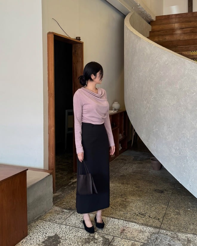 Dù có thiết kế đơn giản, không cầu kỳ, kiểu giày này vẫn mang đến nét thanh thoát, trang nhã rất phù hợp với môi trường văn phòng