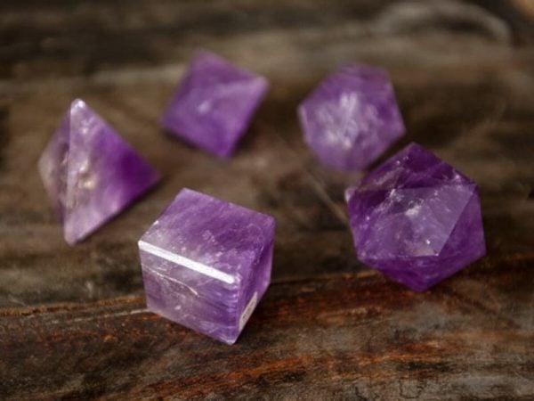3 Thứ Để Dưới Gối, Gia Chủ Hạnh Phúc, Tiền Tài Đến Quanh Năm Thạch Anh Tím – Kết Nối Tâm Trí Và May Mắn