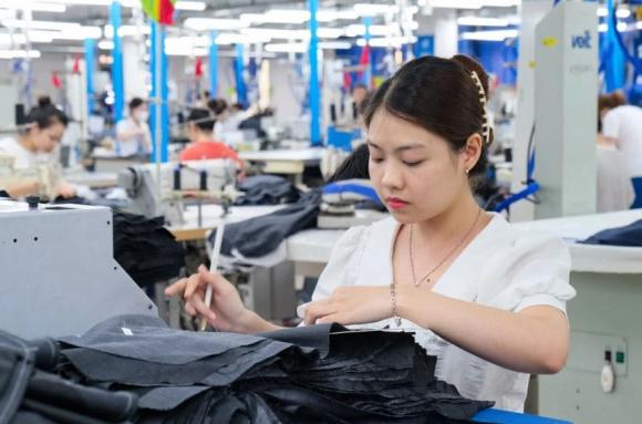 Nghị quyết ghi nhận tổng số tăng thu ngân sách nhà nước năm 2024 là 342.699 tỷ đồng, trong đó tăng thu ngân sách trung ương đạt 187.244 tỷ đồng (không tính số thu viện trợ ghi thu, ghi chi cho mục tiêu cụ thể; tổng tăng thu ngân sách trung ương là 191.900 tỷ đồng) và tăng thu ngân sách địa phương là 155.455 tỷ đồng.