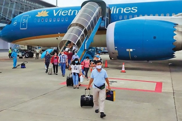 Vé máy bay Tết nóng lên từng ngày