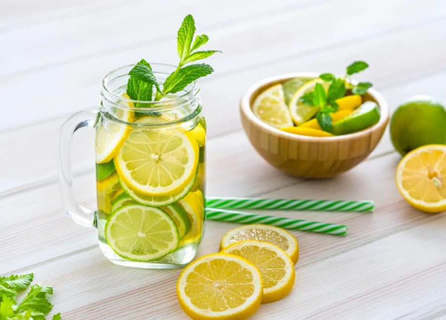 Chất xơ pectin trong chanh giúp kiểm soát cơn thèm ăn, hỗ trợ quá trình giảm cân.