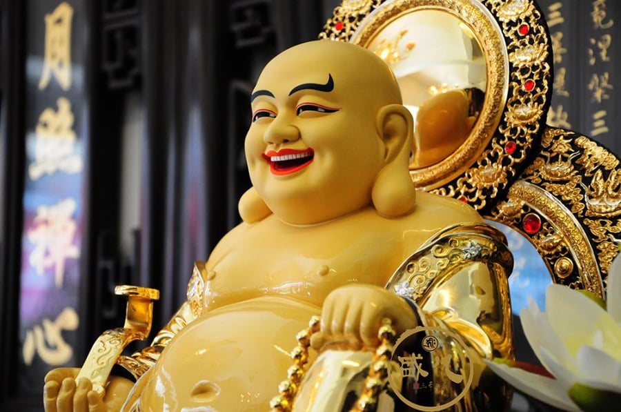 Bên cạnh đó, có một tuổi tưởng chừng rơi vào khó khăn, nay bất ngờ đổi vận, thoát nạn mà vươn lên rạng rỡ.