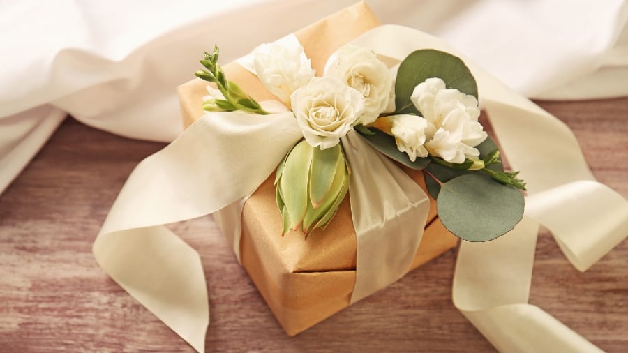 Không phải món đồ nào cũng có thể đem đi làm quà tặng người khác.