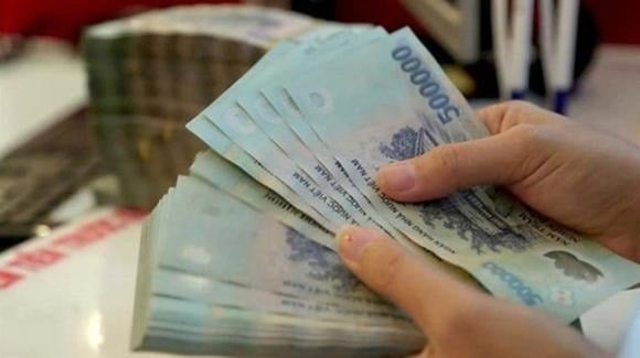 Sử dụng GPLX không hợp lệ, ví dụ số phôi ghi trên GPLX không trùng với số phôi mới nhất trong hệ thống quản lý GPLX