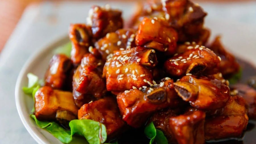 Cách làm sườn xào chua ngọt ngon