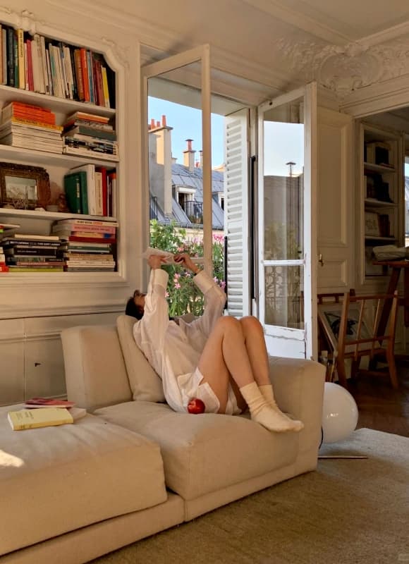 Nội thất không chỉ là yếu tố thẩm mỹ mà còn quyết định tính tiện lợi và sự thoải mái trong sinh hoạt.    