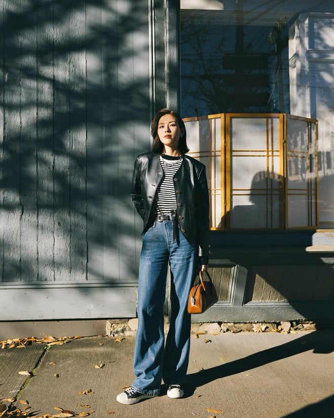 Nếu blazer mang tinh thần thanh lịch, thì áo khoác da lại đại diện cho sự tự do và cá tính. 