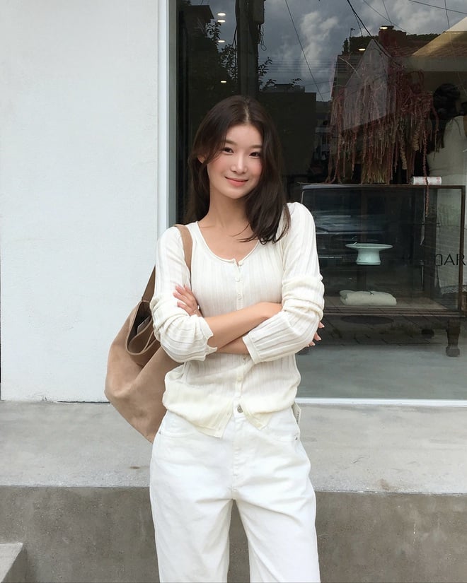 Đây là món đồ mang tính linh hoạt cao, có thể phối được với hầu hết mọi kiểu trang phục.