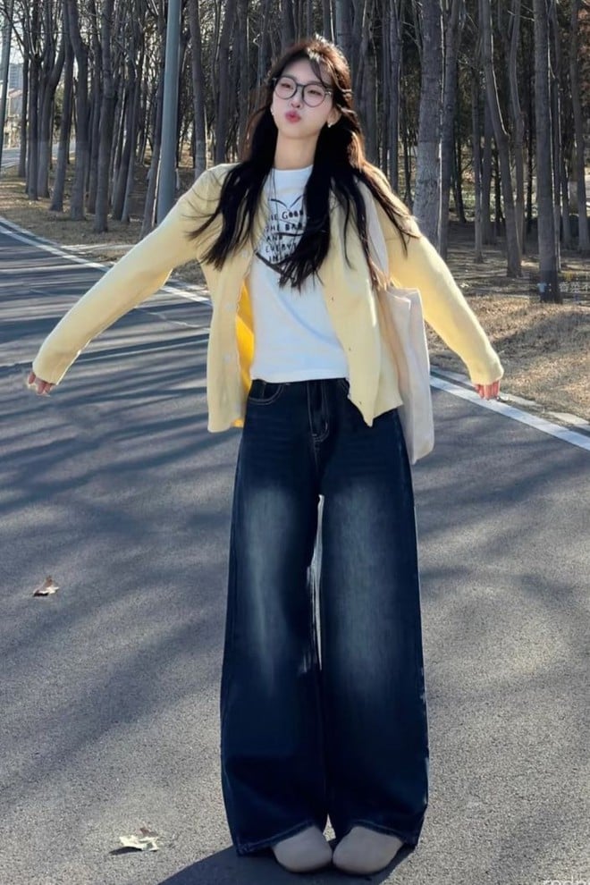  Cardigan dáng dài qua hông giúp kéo dài tỷ lệ cơ thể và khéo léo che những khuyết điểm ở eo.