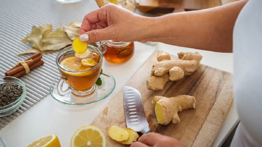 Nước chanh gừng mật ong mang lại nhiều lợi ích cho cơ thể, tốt cho hệ tiêu hóa.