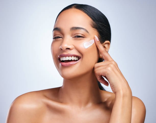 . Làm sạch quá kỹ không khiến da đẹp hơn mà còn khiến da yếu đi.