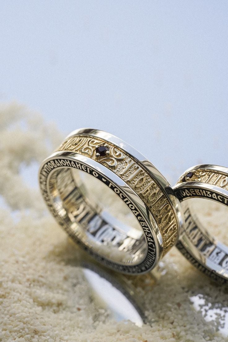 Bạc không chỉ là kim loại quý mà còn được xem là vật trừ tà khí