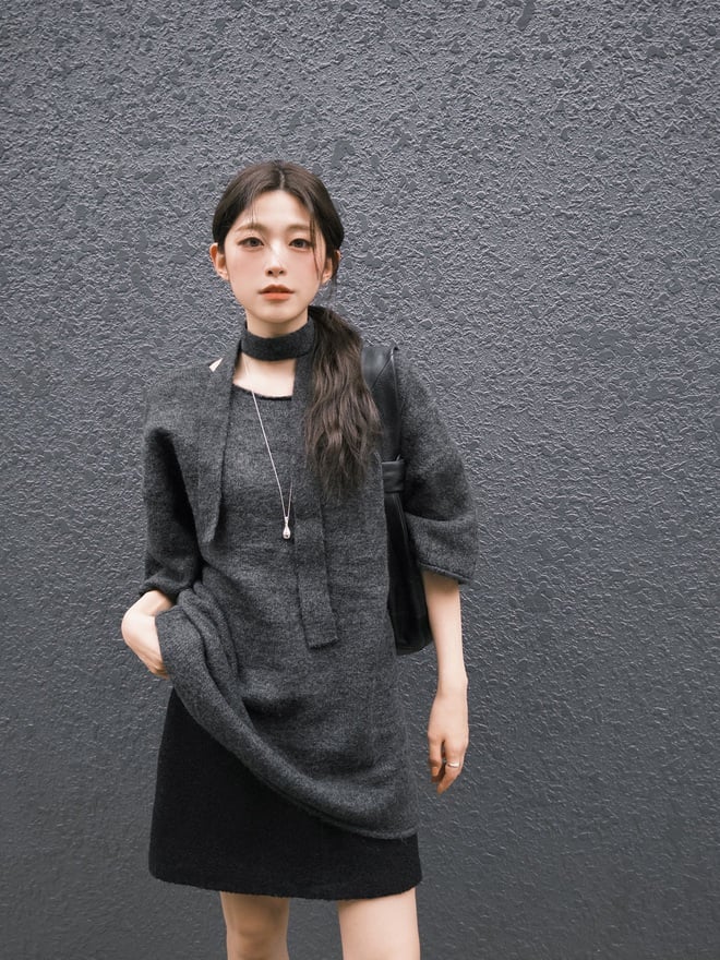 Tóc buộc thấp là lựa chọn lý tưởng cho những ai yêu thích phong cách tối giản. 