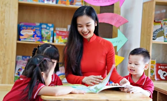 Đối với cơ sở có nhiều điểm trường hoặc phân hiệu, giáo viên được hưởng phụ cấp của điểm trường có số tiết thực dạy (hoặc giờ chuẩn giảng dạy) nhiều hơn trong tháng; nếu số tiết bằng nhau thì được hưởng mức phụ cấp cao hơn.    