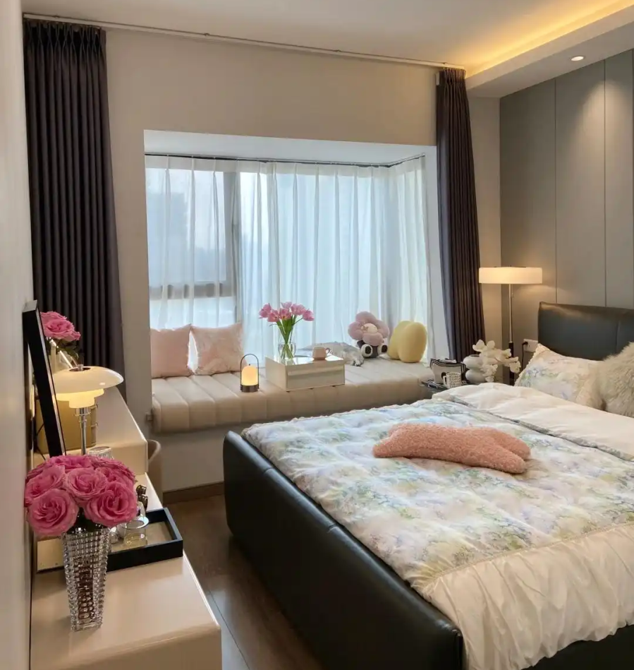 Cây giả hoặc hoa khô tuy đẹp nhưng mang năng lượng chết, không có sinh khí. 