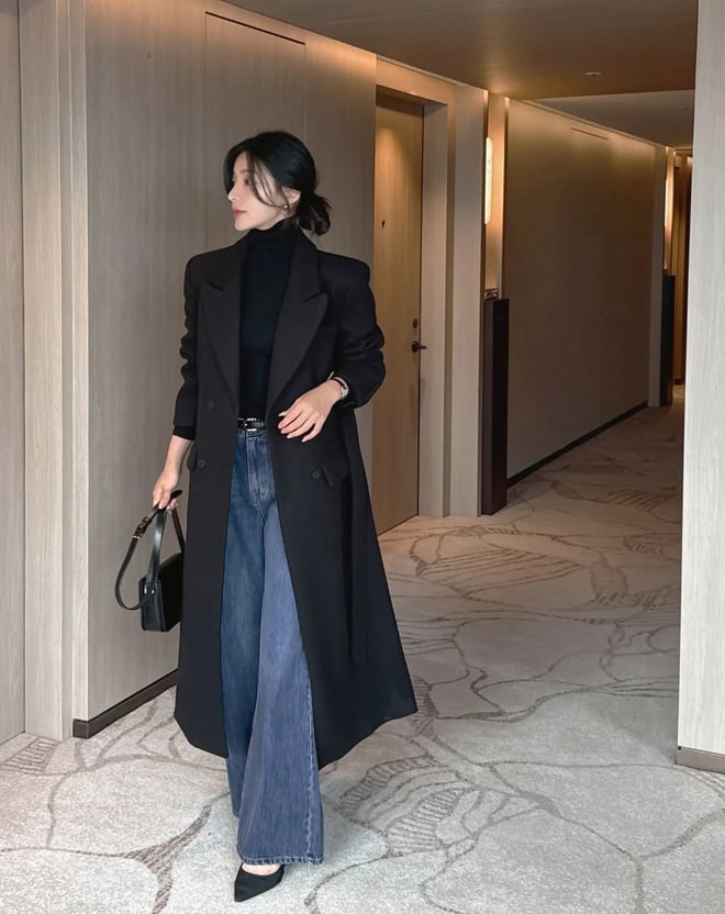  Hãy nhớ chọn áo khoác có phom vừa phải để không che mất toàn bộ bộ đồ bên trong, giữ được sự hài hòa cho tổng thể.