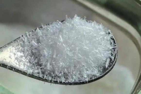 Tuy MSG không gây ung thư, nhưng một số loại gia vị và phụ gia khác, nếu dùng quá mức hoặc không đúng cách, có thể tiềm ẩn nguy cơ ảnh hưởng xấu đến sức khỏe, thậm chí liên quan đến sự phát triển của một số bệnh lý nghiêm trọng.