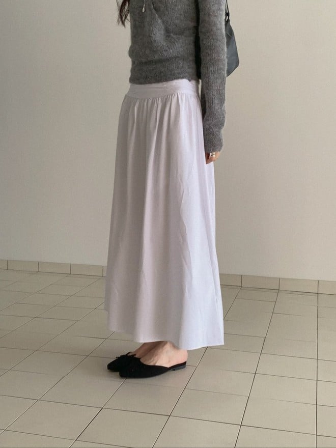 Giày hở gót là lựa chọn hoàn hảo cho những ai muốn vừa thoải mái vừa tôn dáng.