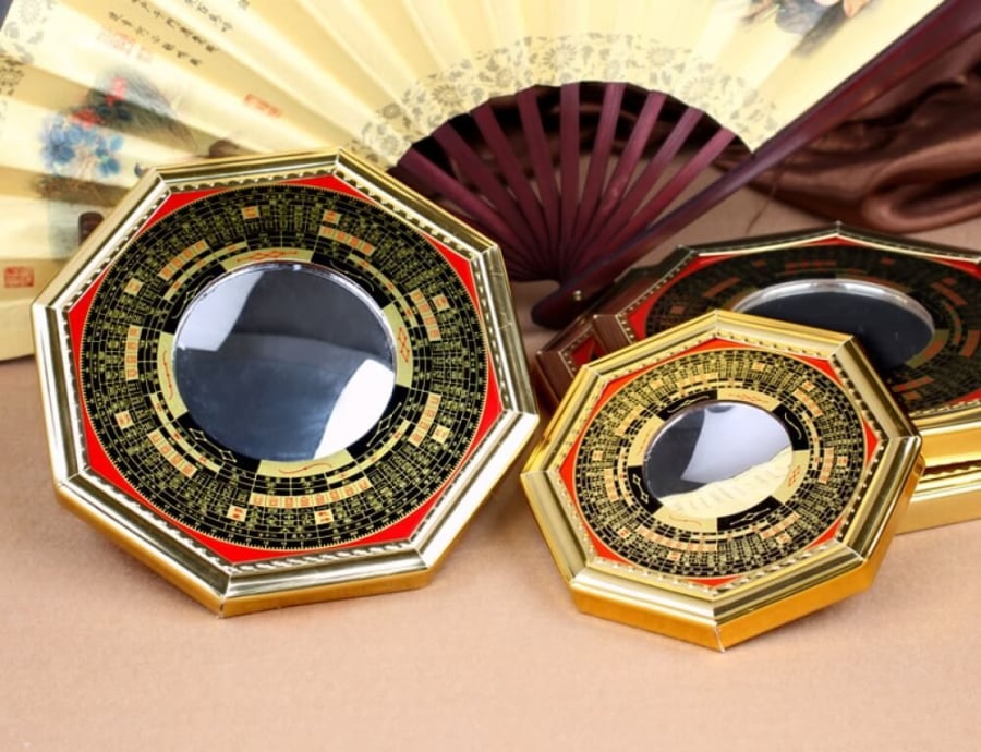 Treo gương trước nhà phải chú ý