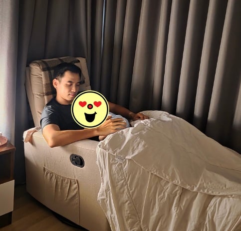 Ông xã H'Hen Niê đăng tải khoảnh khắc nằm ôm con sau thời gian đi làm xa nhà.