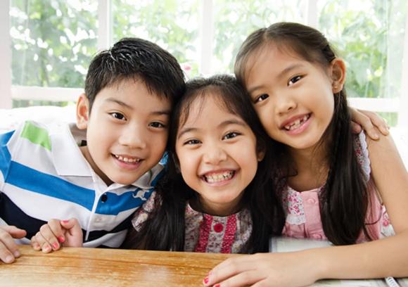 Con út là đứa con nhỏ nhất, thường được cha mẹ yêu thương và nuông chiều nhiều nhất. 