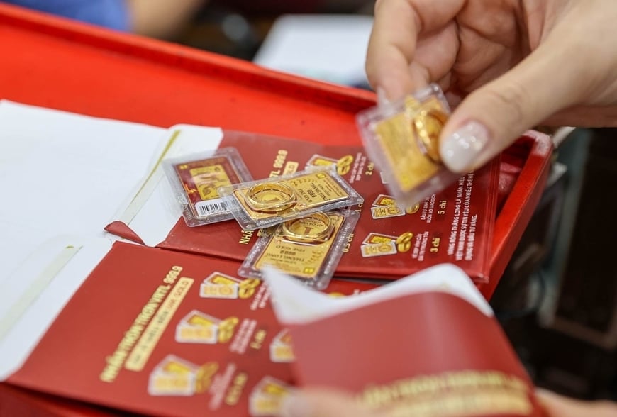 Giá vàng thế giới giảm mạnh sau khi Chính phủ Mỹ kết thúc tình trạng đóng cửa. 