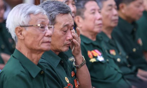 Trong khi đó, cùng giai đoạn này, nhiều chính sách khác đã được điều chỉnh đáng kể: mức lương cơ sở từ 1.150.000 đồng (ngày 1/1/2016) đã tăng lên 2.340.000 đồng, tức tăng hơn gấp đôi. 