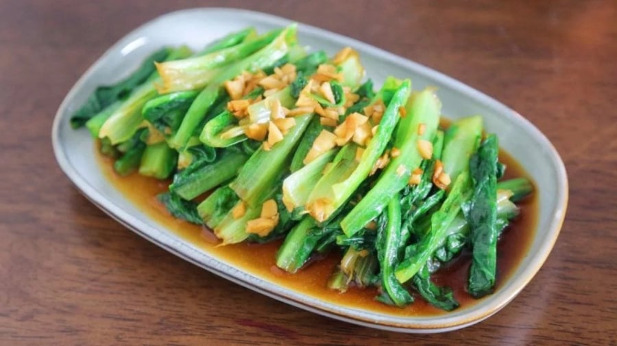 Rau diếp thơm có lượng canxi lớn, tốt cho xương khớp.