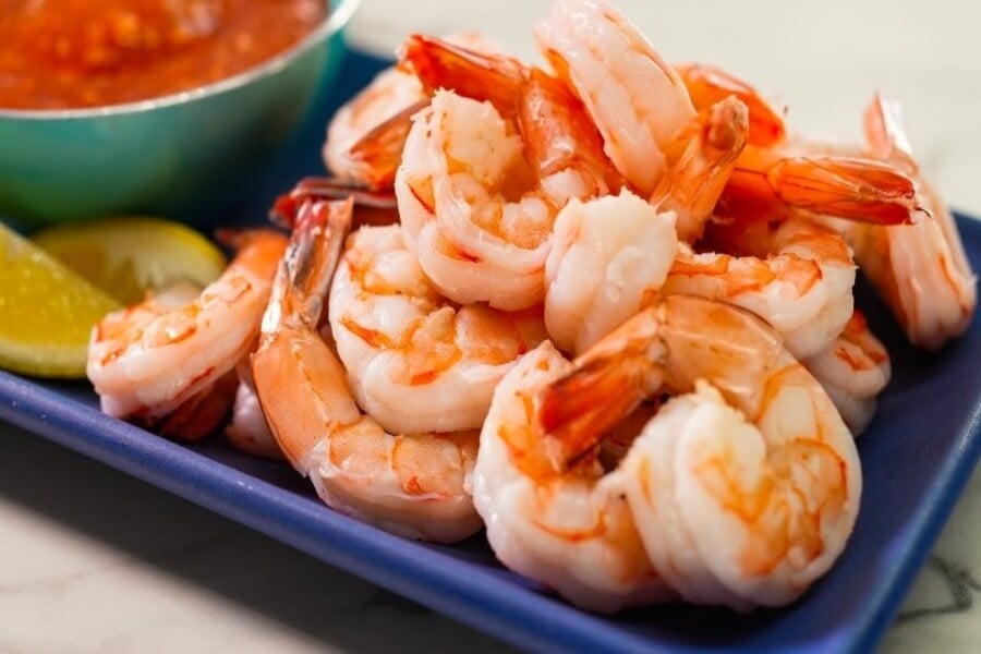 Sai lầm khi ăn tôm